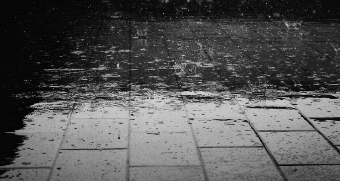 regen op stoep