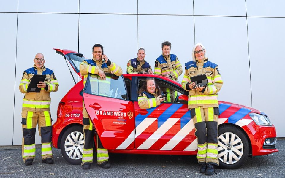 zes woordvoerders bij auto