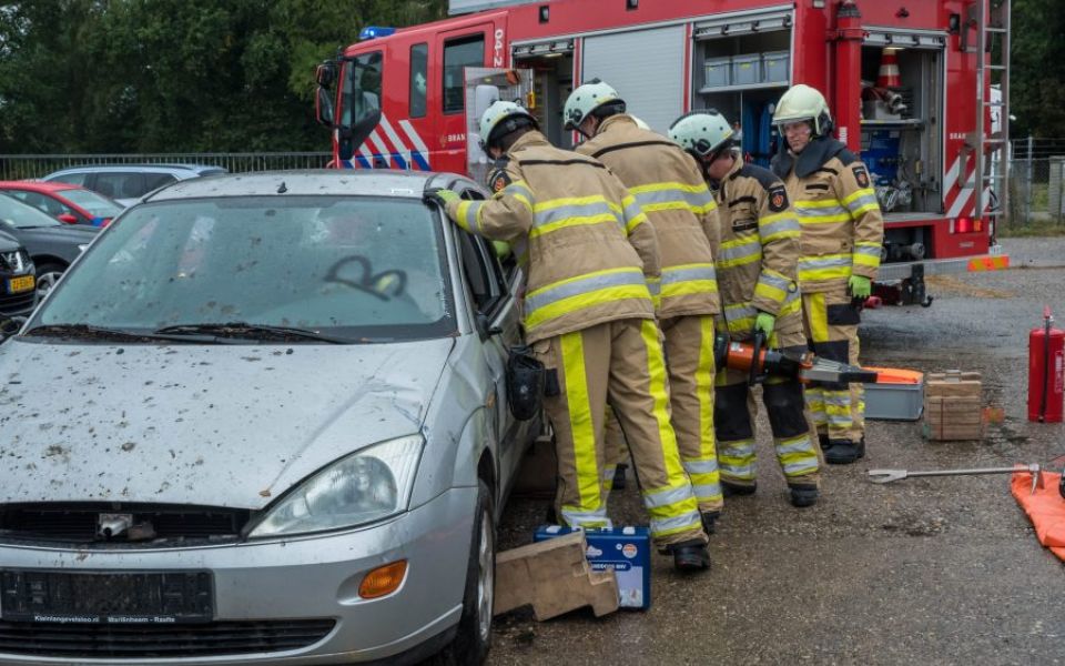 brandweeroefening inzet auto