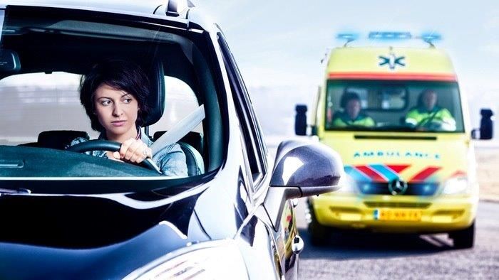 Vrouw en ambulance