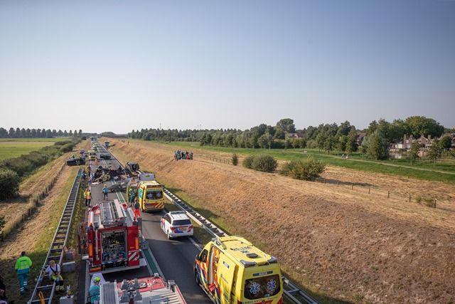 Incident met auto's op snelweg N50