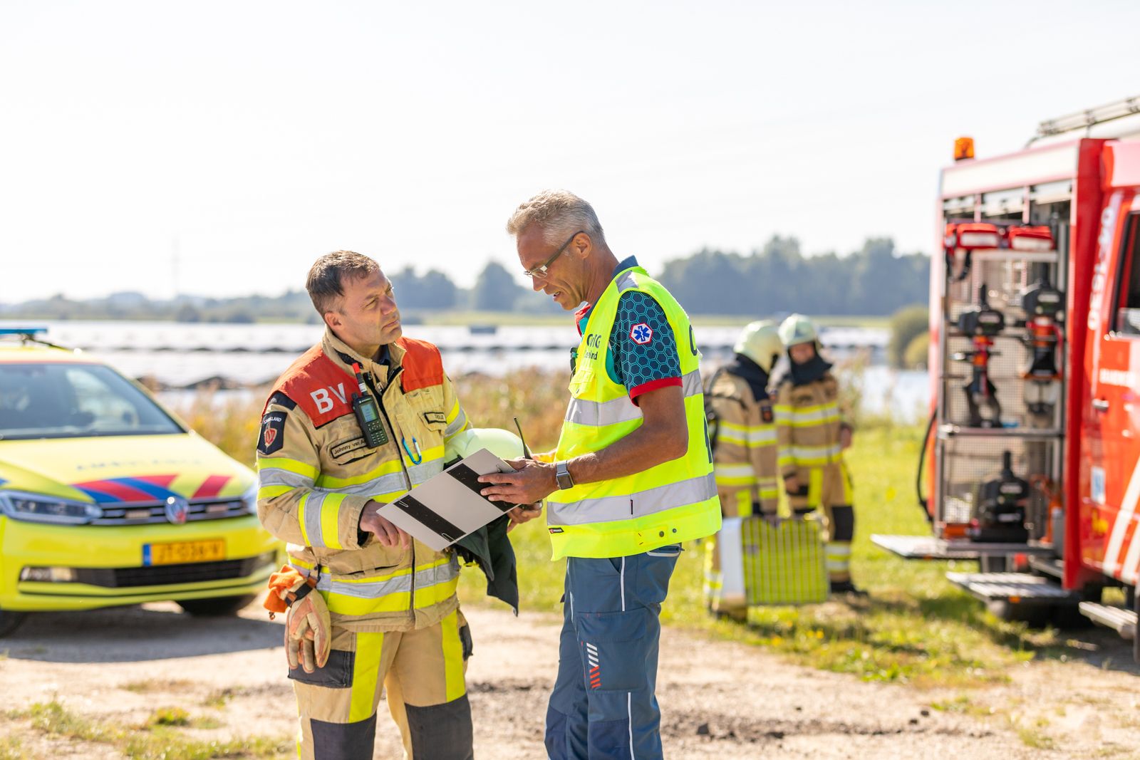 brandweer en GHOR overleggen