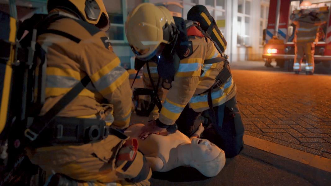 brandweermannen reanimeren oefenpop